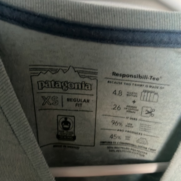 Men’s Patagonia T-Shirt XS - Picture 3 of 3